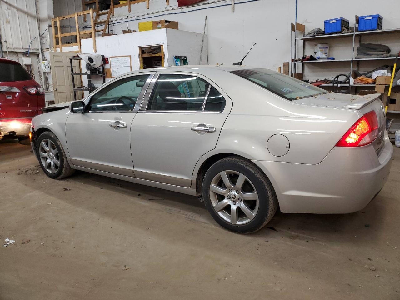 2010 Mercury Milan - Image 2