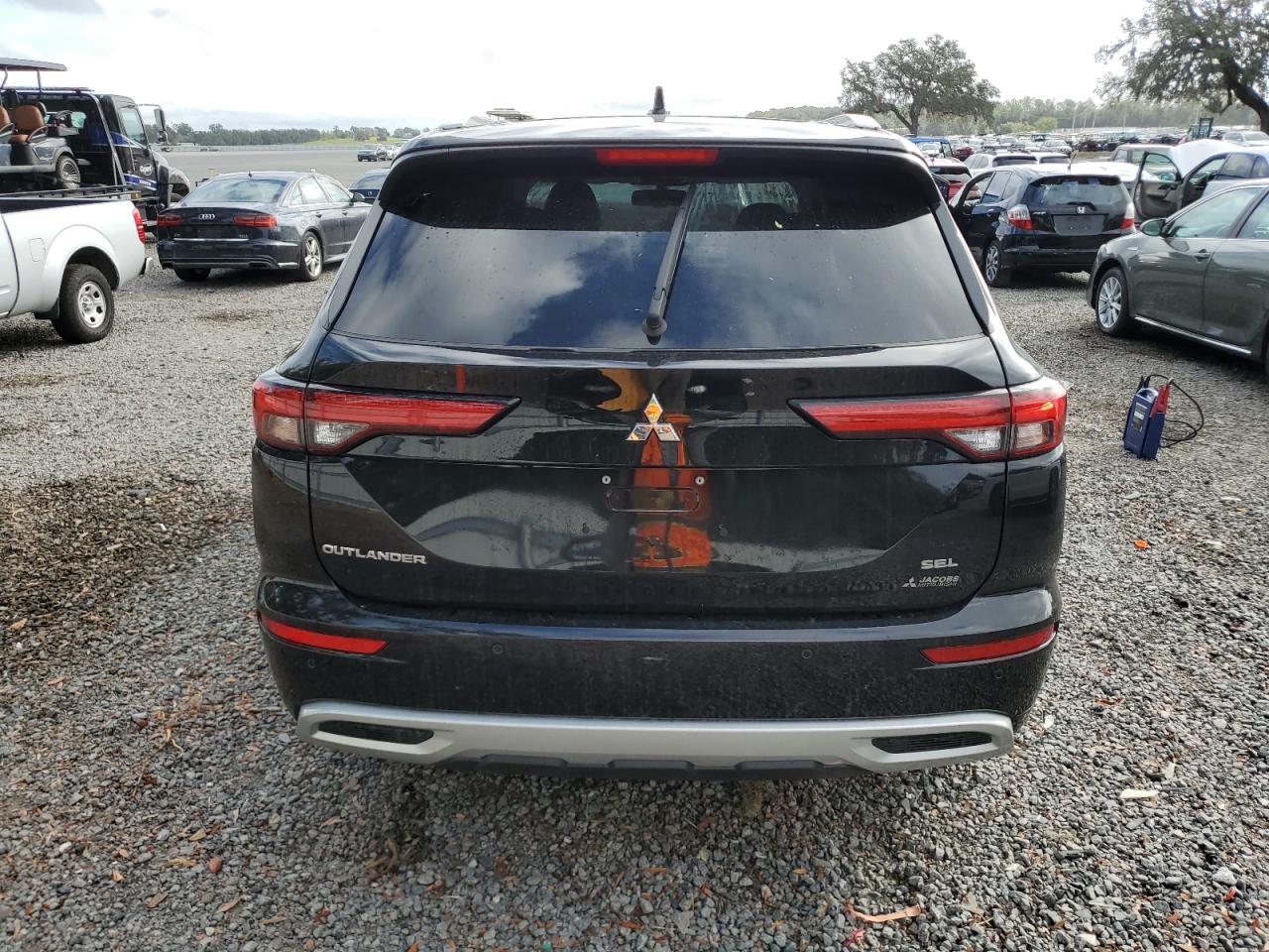 2024 Mitsubishi Outlander Sel VIN: JA4J3WA80RZ042464 Lot: 79608404