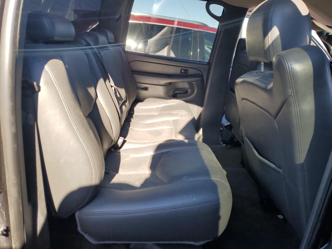 2005 GMC Sierra - Image 10