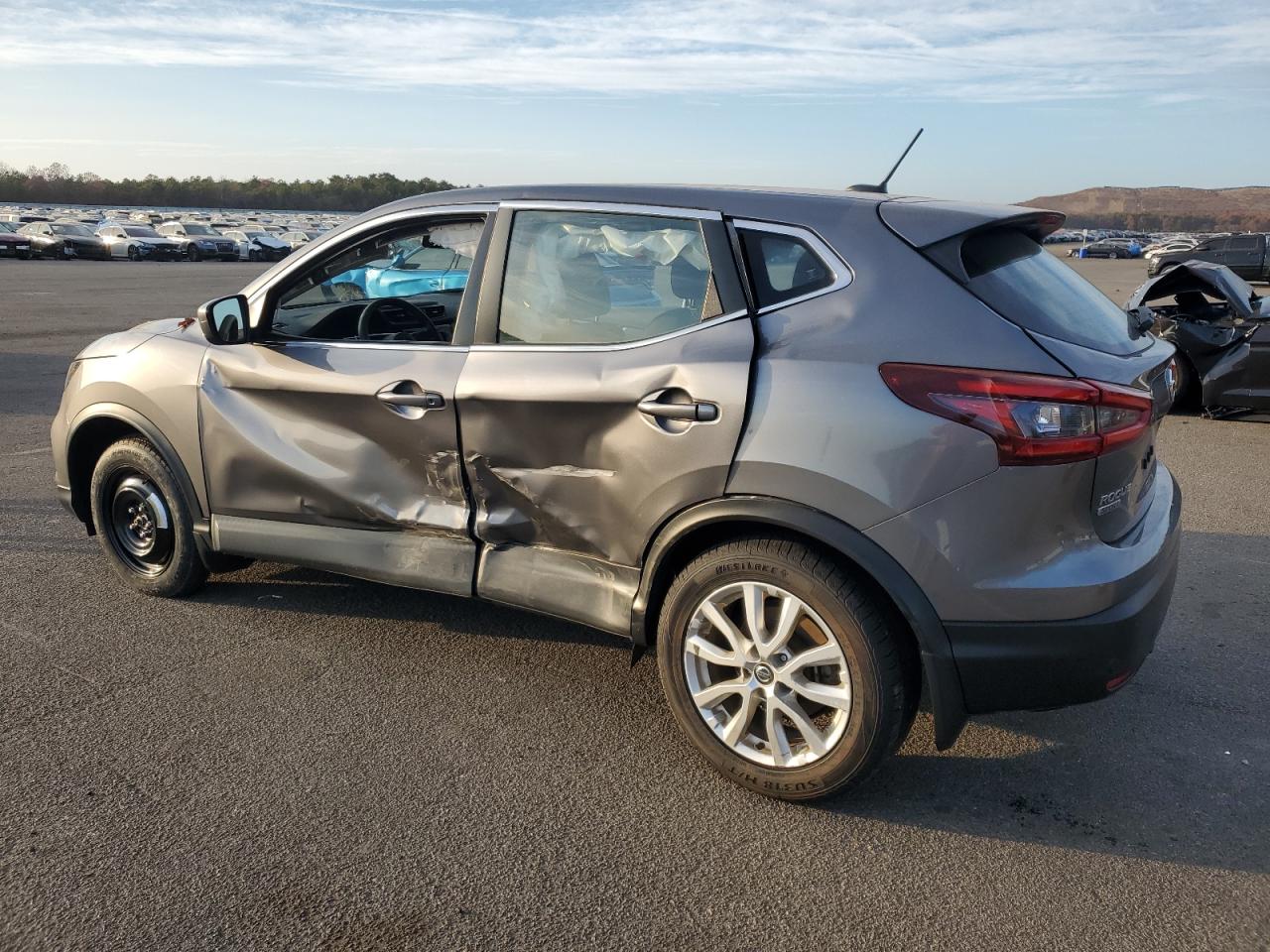 2021 Nissan Rogue - Image 2