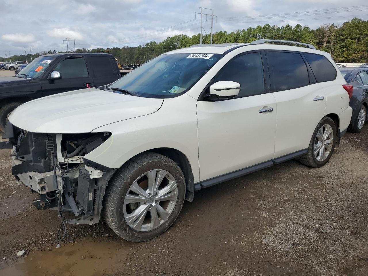 2018 Nissan Pathfinder - Image 1