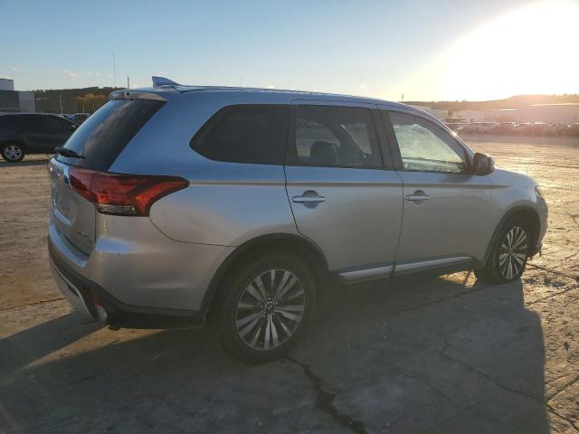  MITSUBISHI OUTLANDER 2019 Srebrny
