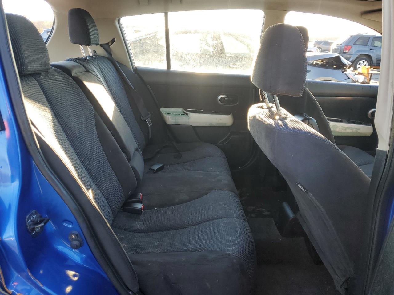 2011 Nissan Versa - Image 10