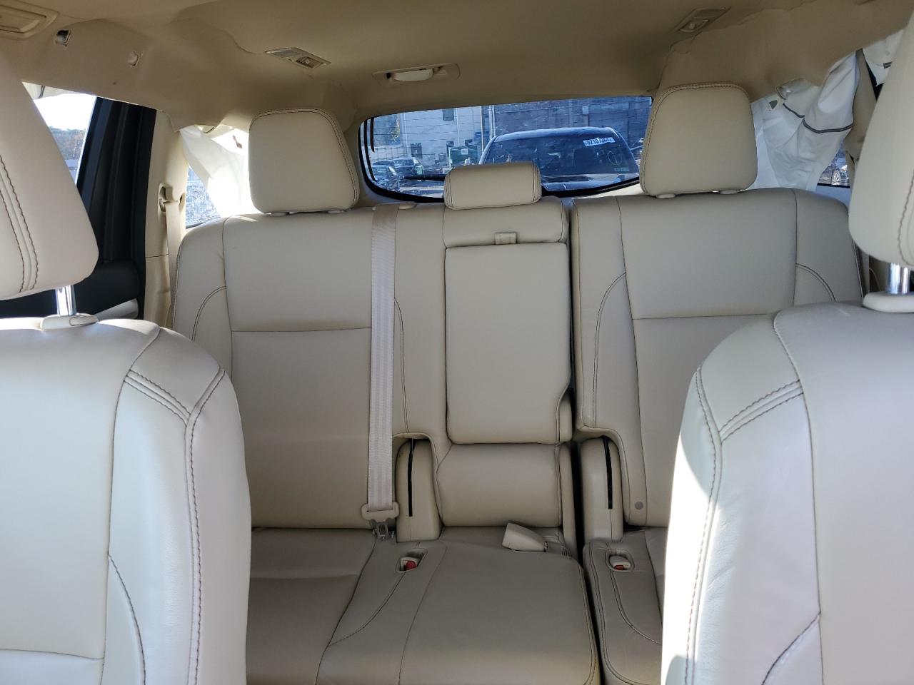 2015 Toyota Highlander - Image 10