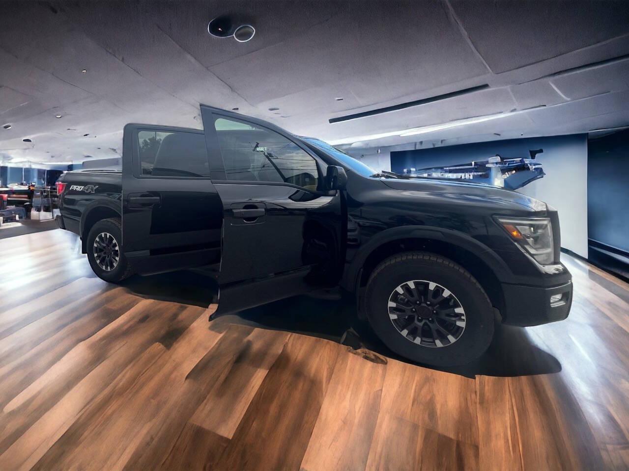 2024 Nissan Titan - Image 4