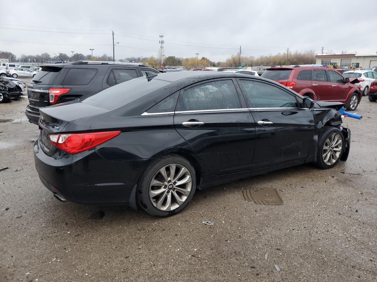 2011 Hyundai Sonata - Image 3