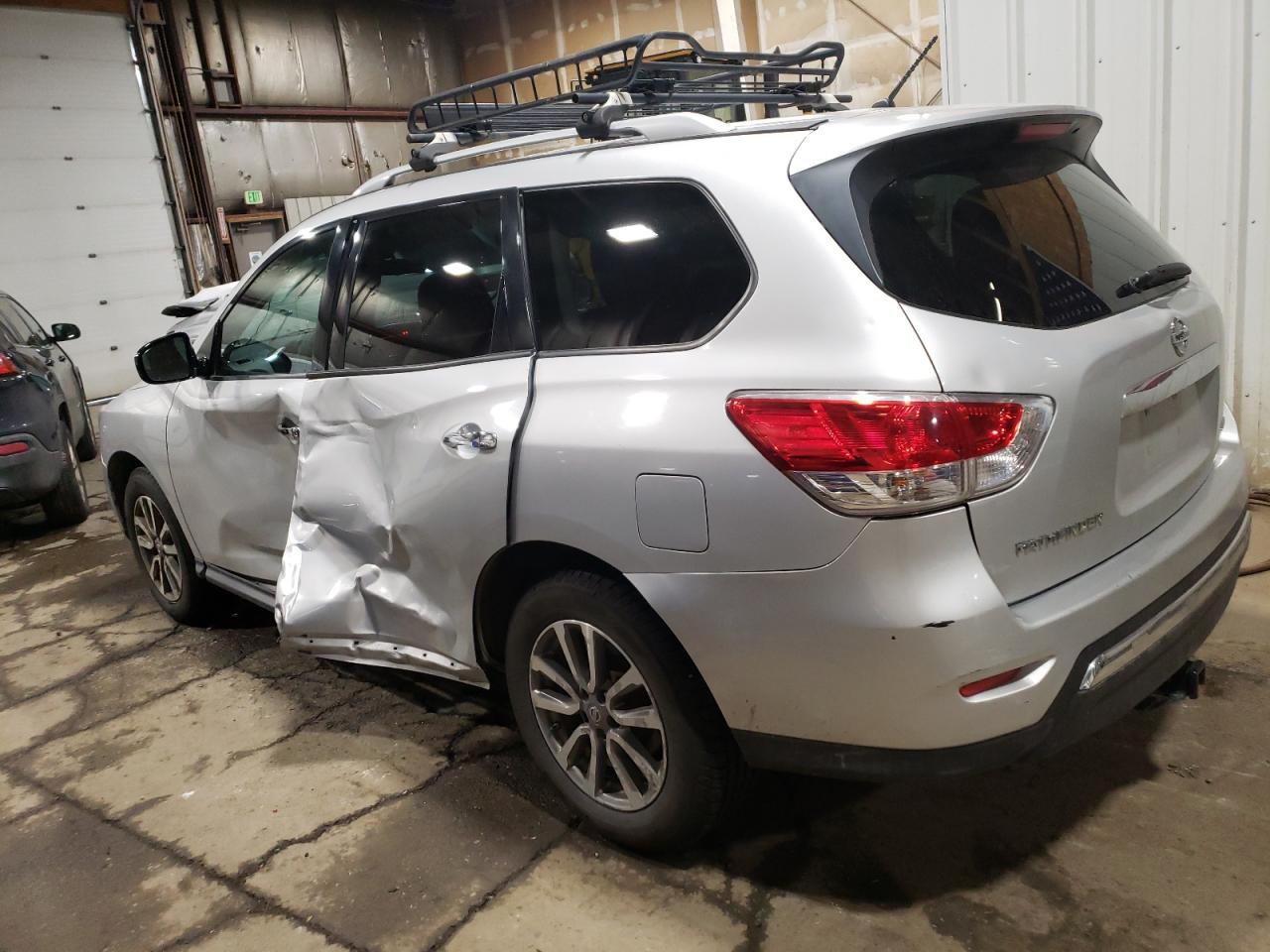 2015 Nissan Pathfinder - Image 2