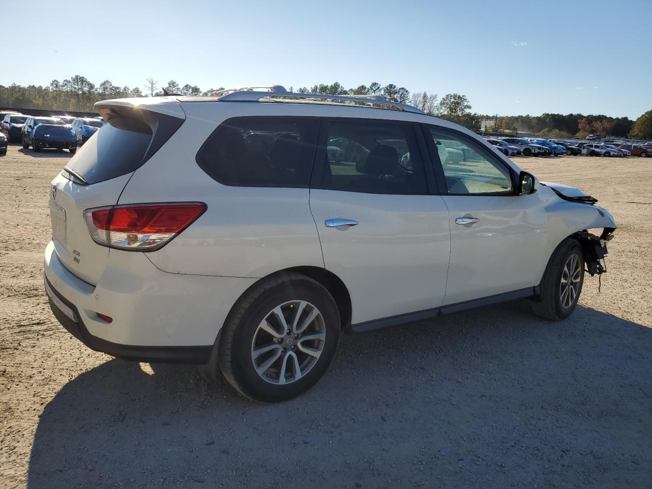 2013 Nissan Pathfinder - Image 3