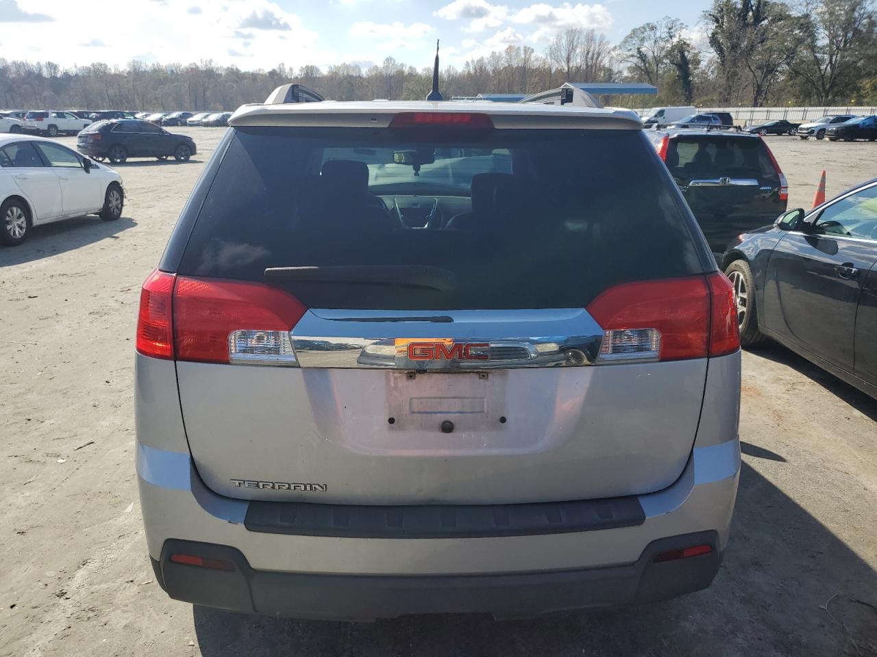 2010 GMC Terrain - Image 6