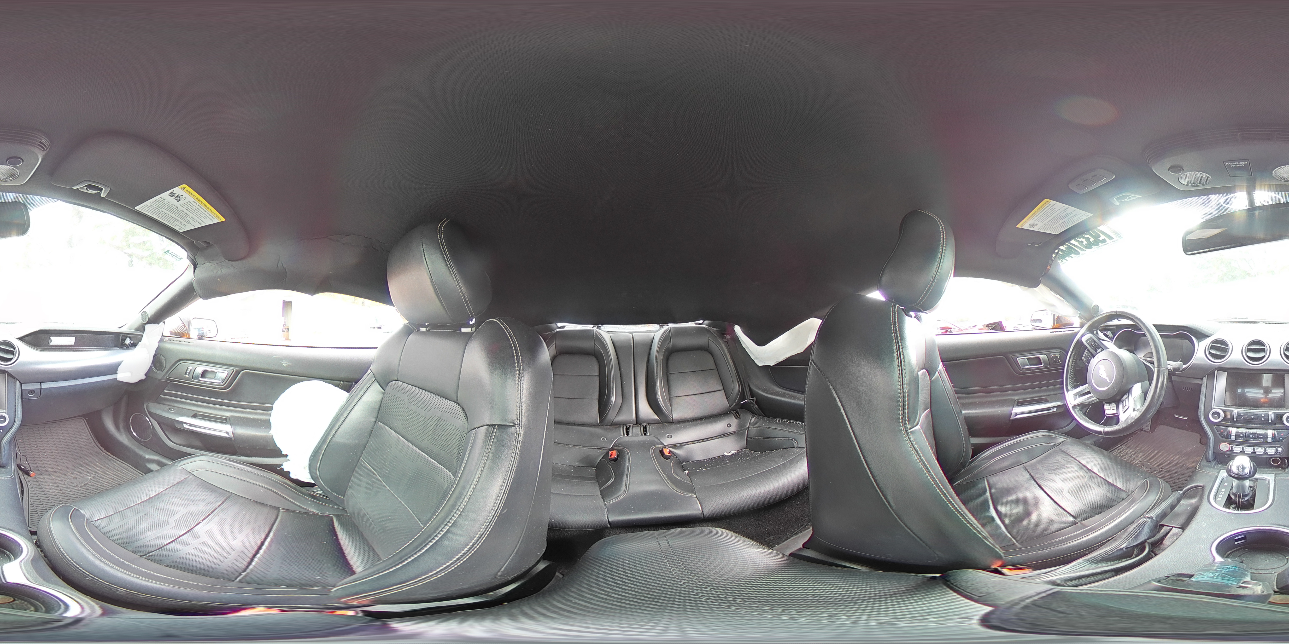 2019 Ford Mustang - Image 13