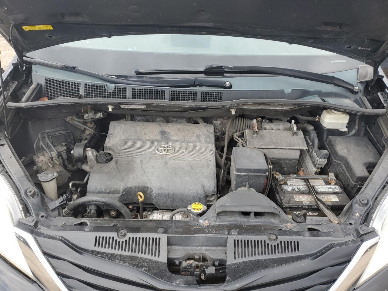 2013 Toyota Sienna - Image 14