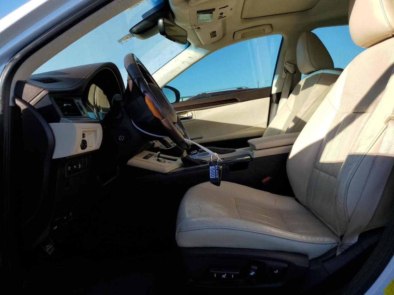 2016 Lexus ES - Image 7
