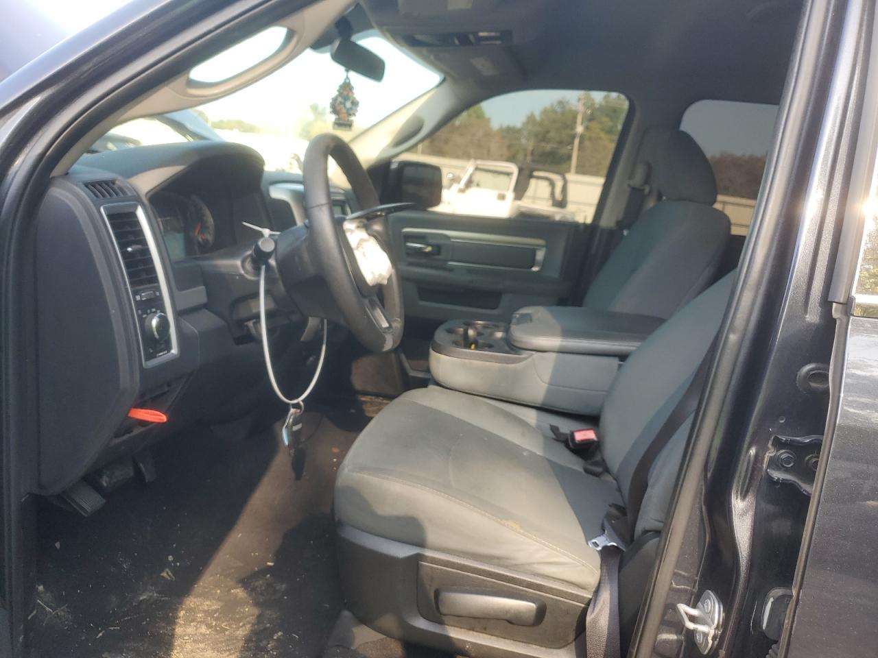 2017 RAM 1500 - Image 7