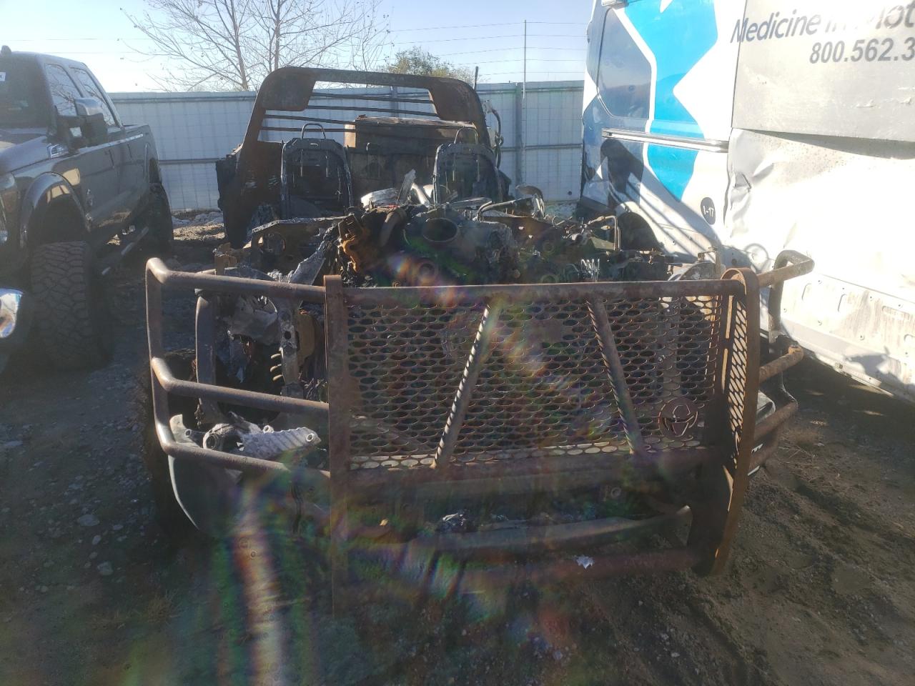 2017 Ford F550 - Image 5