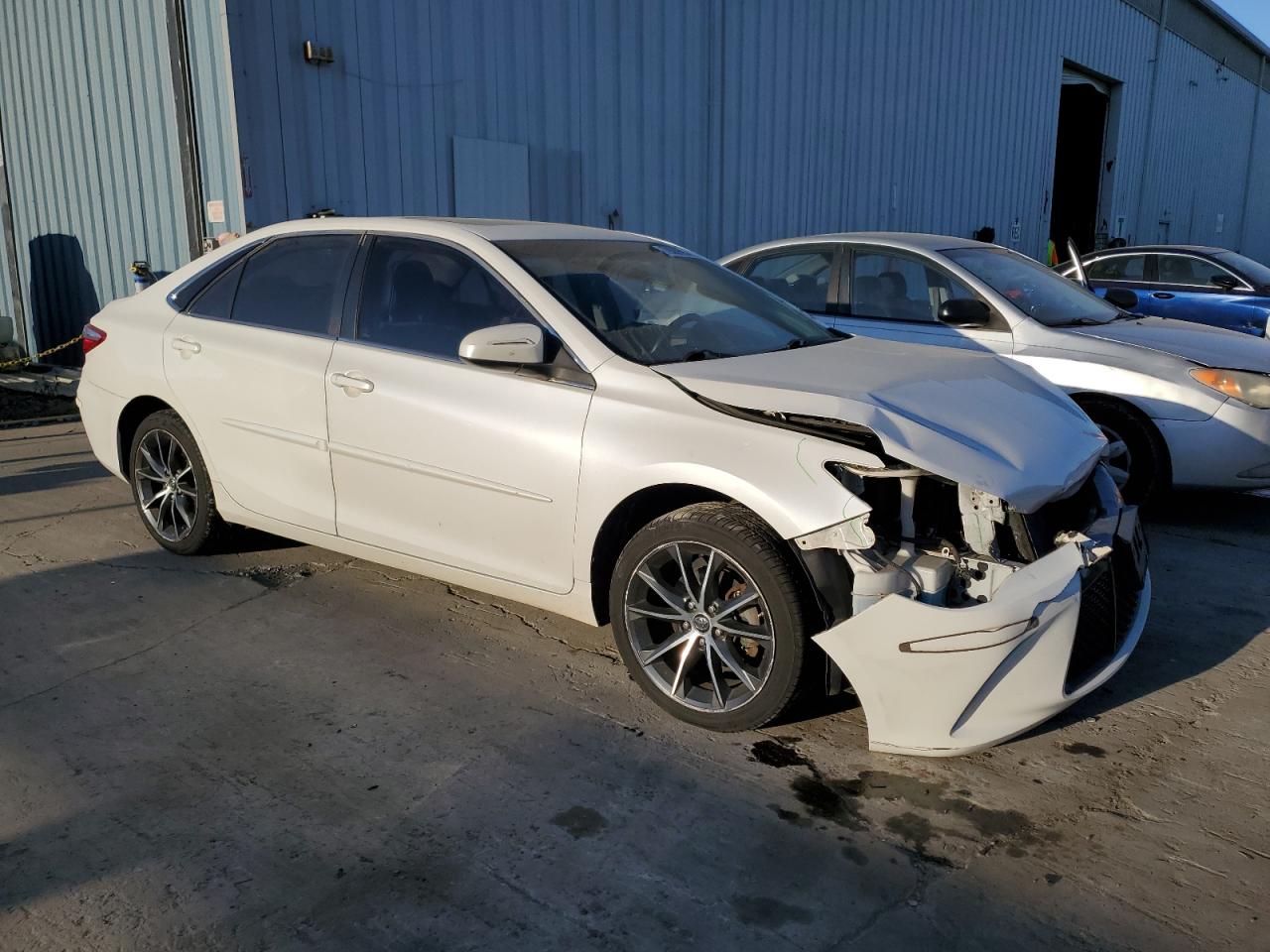 VIN 4T1BF1FK6GU144687 2016 TOYOTA CAMRY no.4