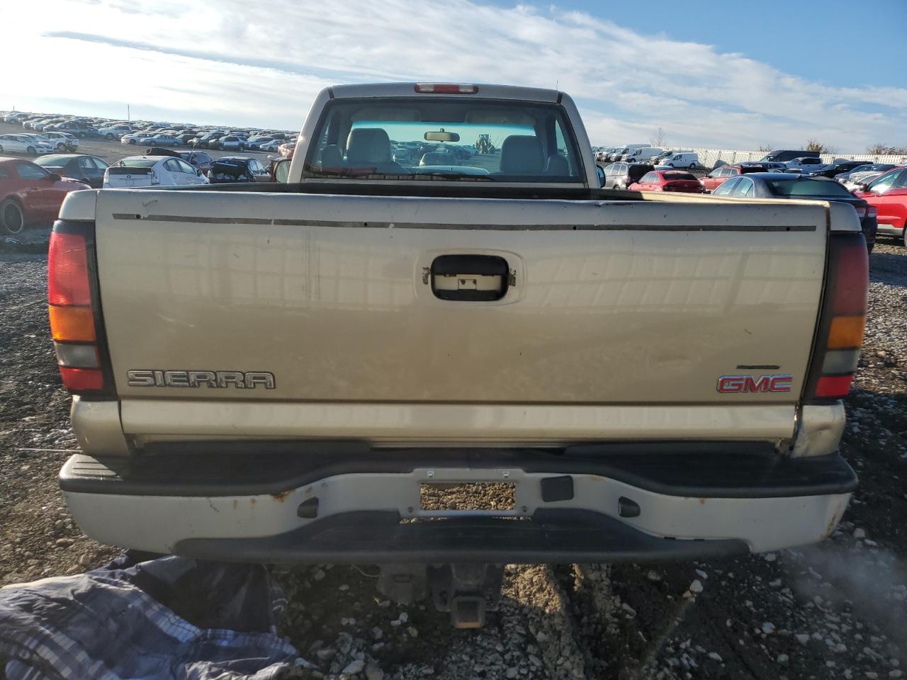 2004 GMC Sierra - Image 6