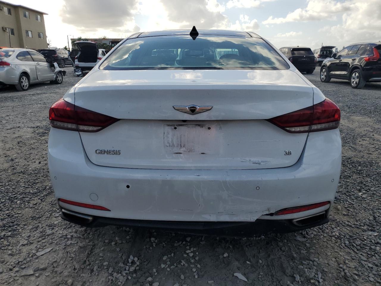 2015 Hyundai Genesis 3.8L VIN: KMHGN4JE5FU027502 Lot: 78709804