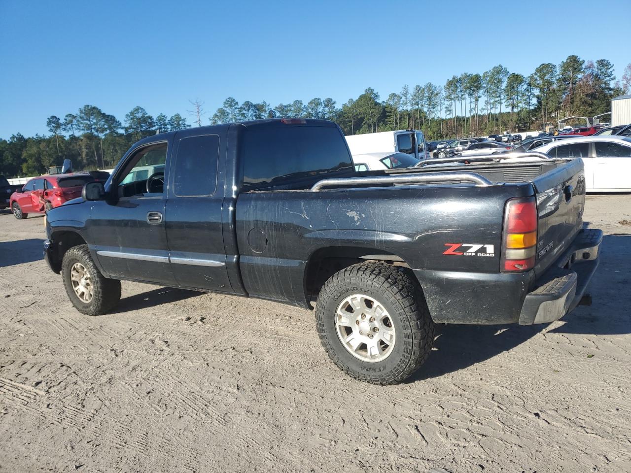 2006 GMC Sierra - Image 2