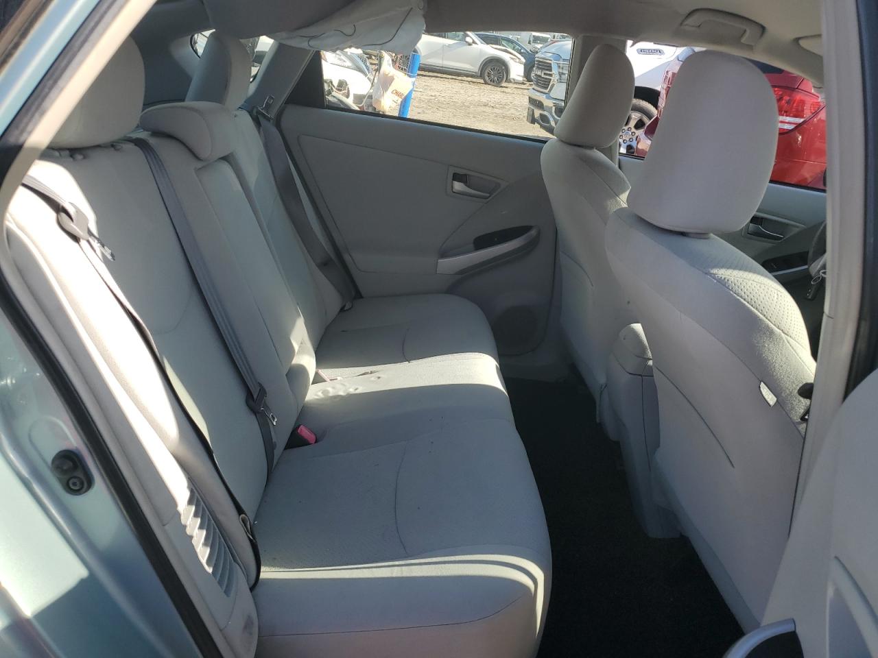 2014 Toyota Prius - Image 11