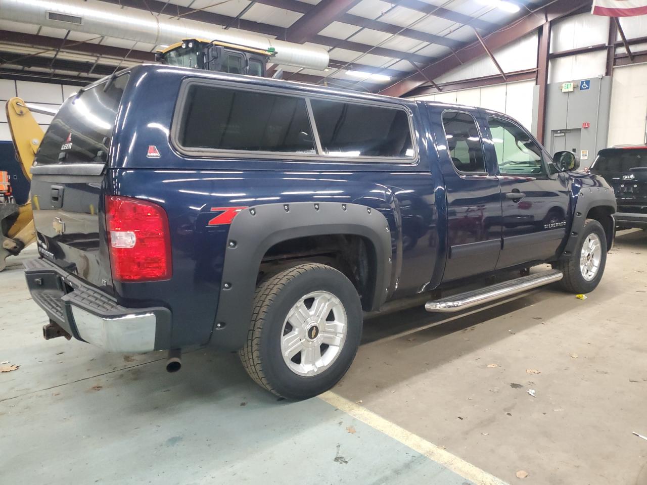2009 Chevrolet Silverado - Image 3