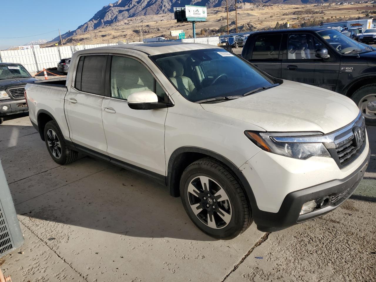 2020 Honda Ridgeline - Image 4