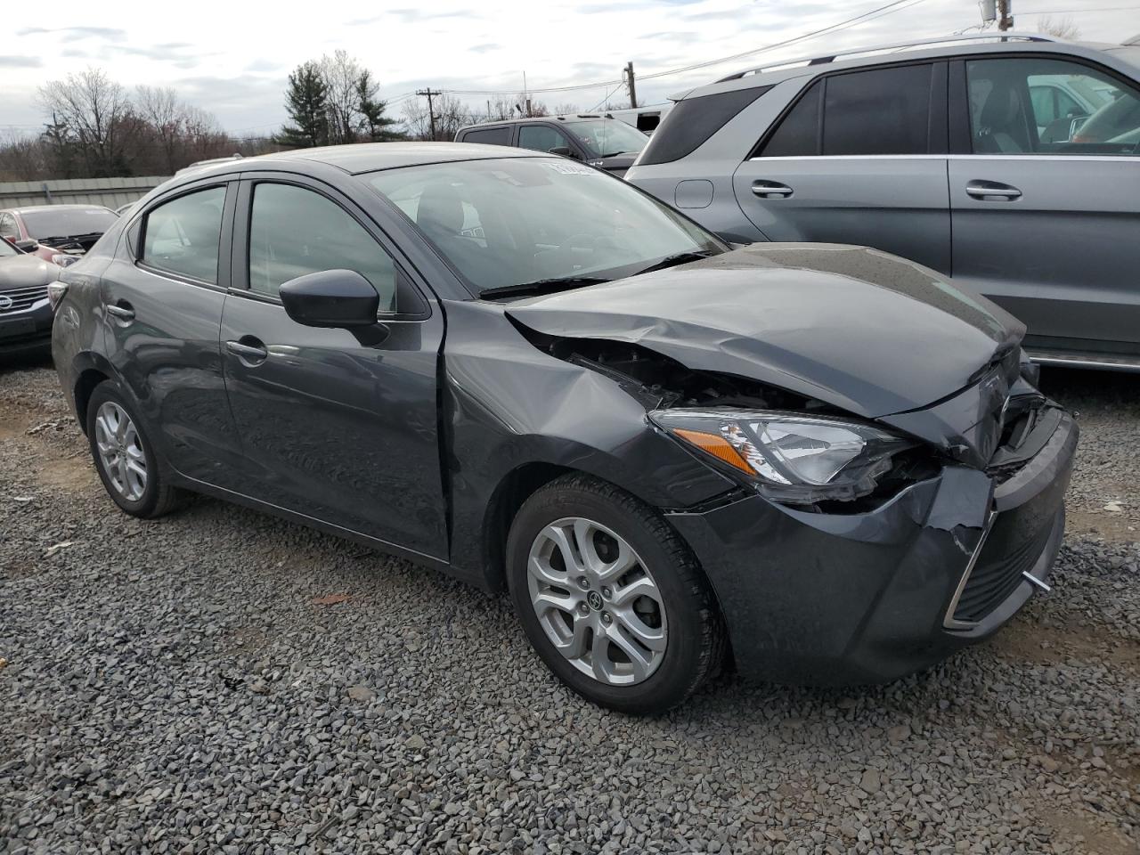 VIN 3MYDLBZV1GY138831 2016 TOYOTA SCION no.4