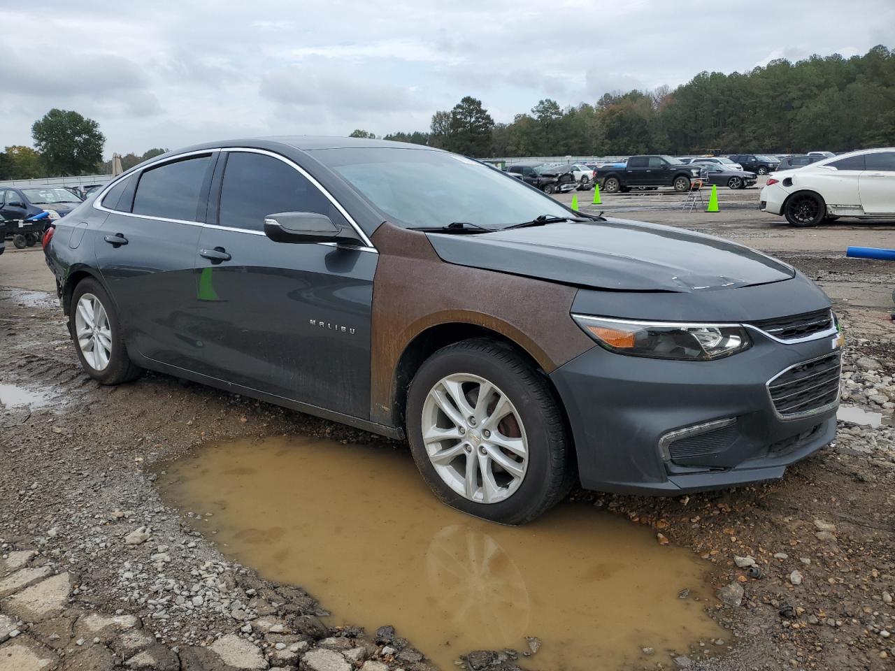 VIN 1G1ZD5ST7JF177121 2018 CHEVROLET MALIBU no.4