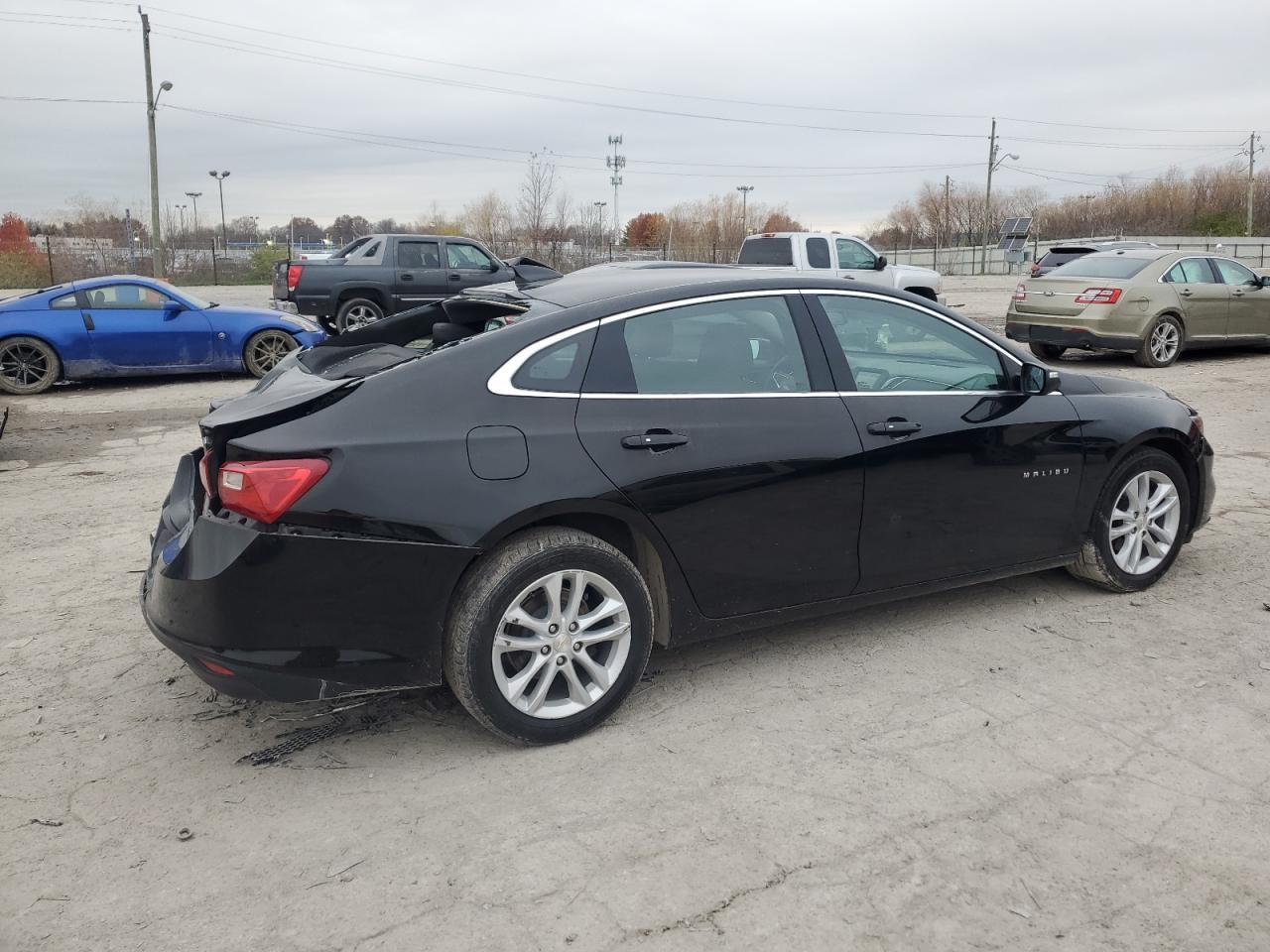 2018 Chevrolet Malibu - Image 3