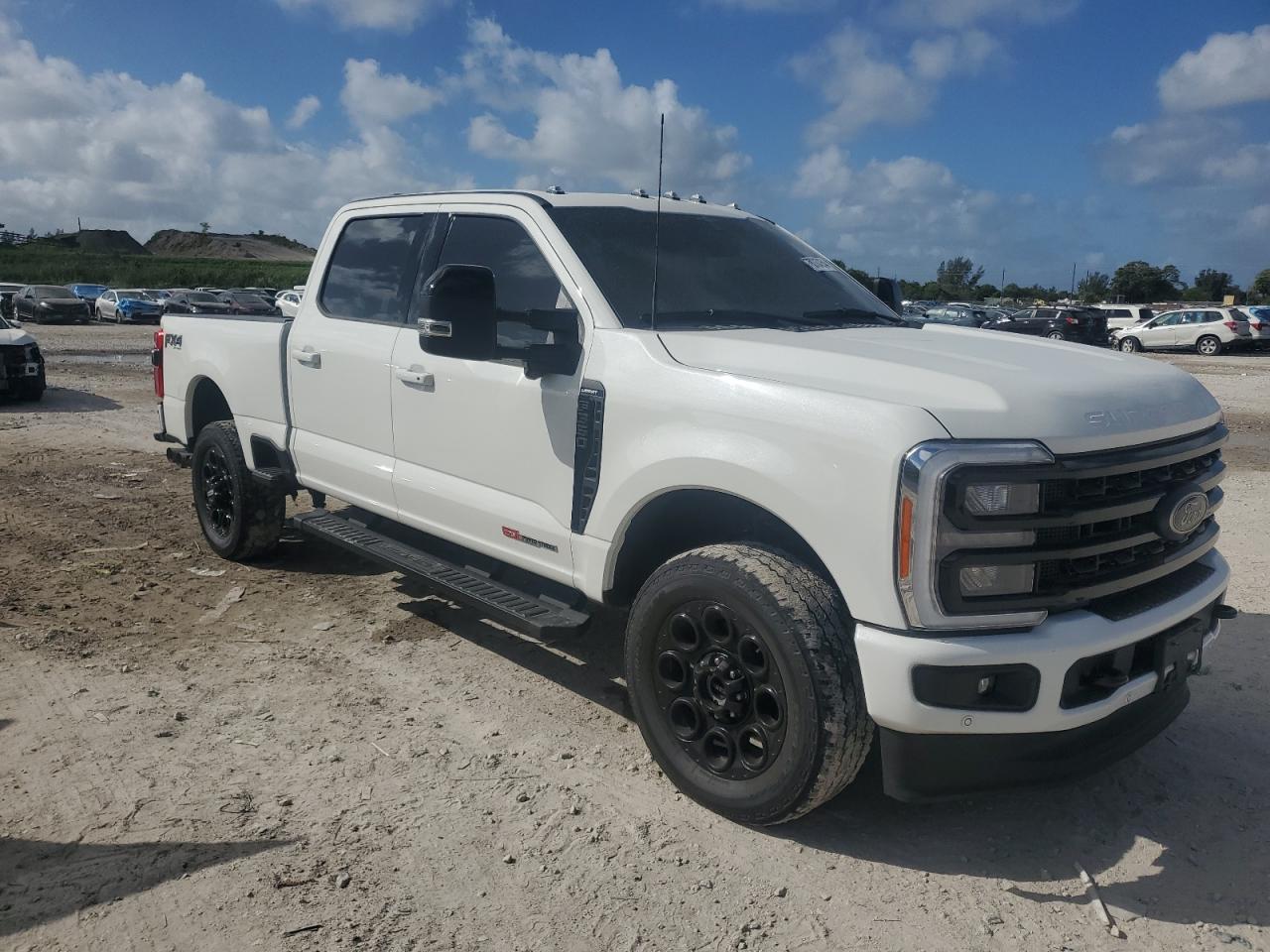 2023 Ford F350 - Image 4