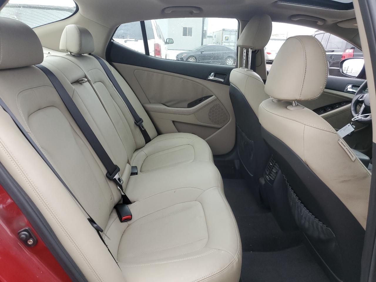 2011 Kia Optima - Image 10