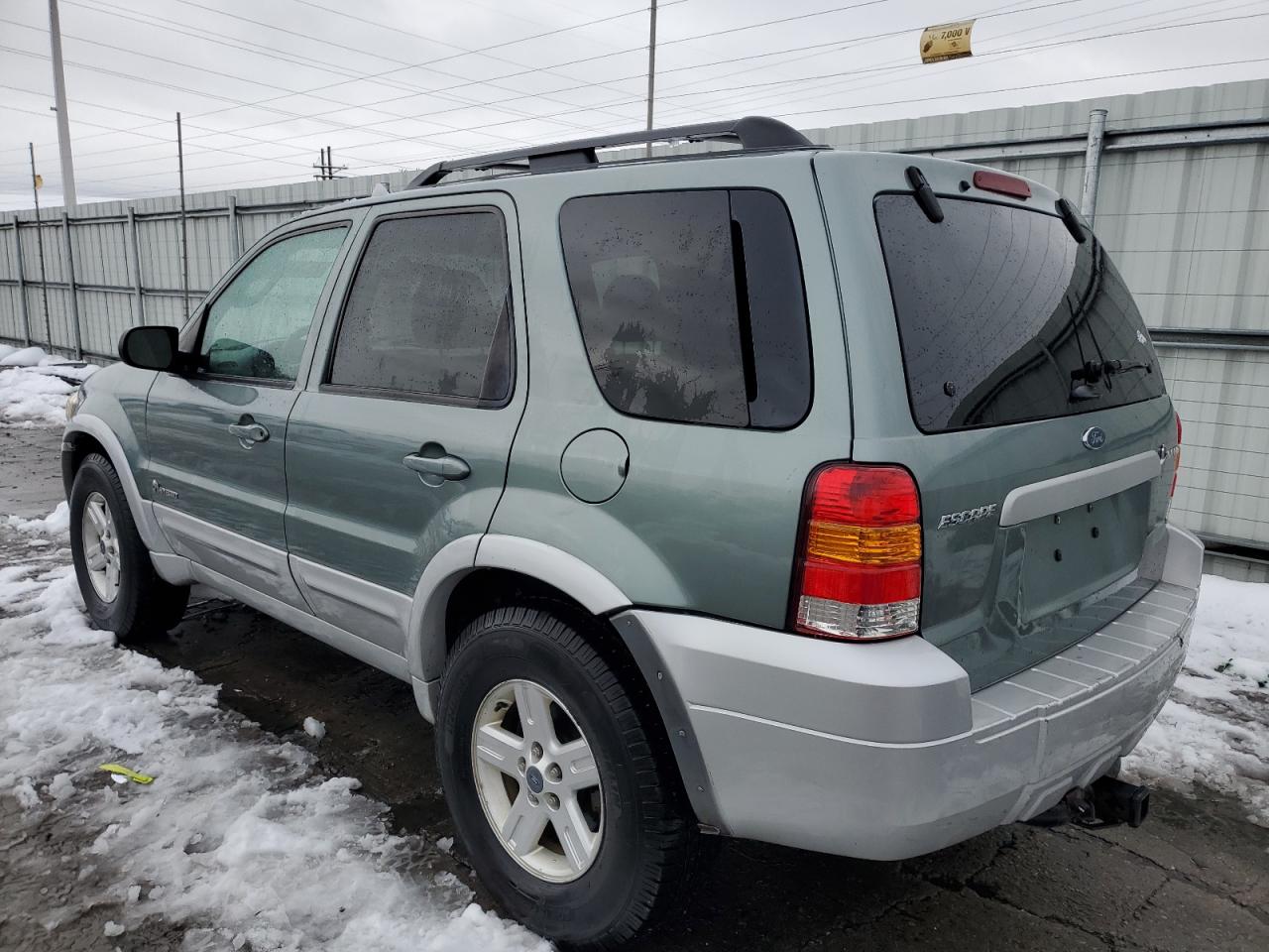 2007 Ford Escape - Image 2