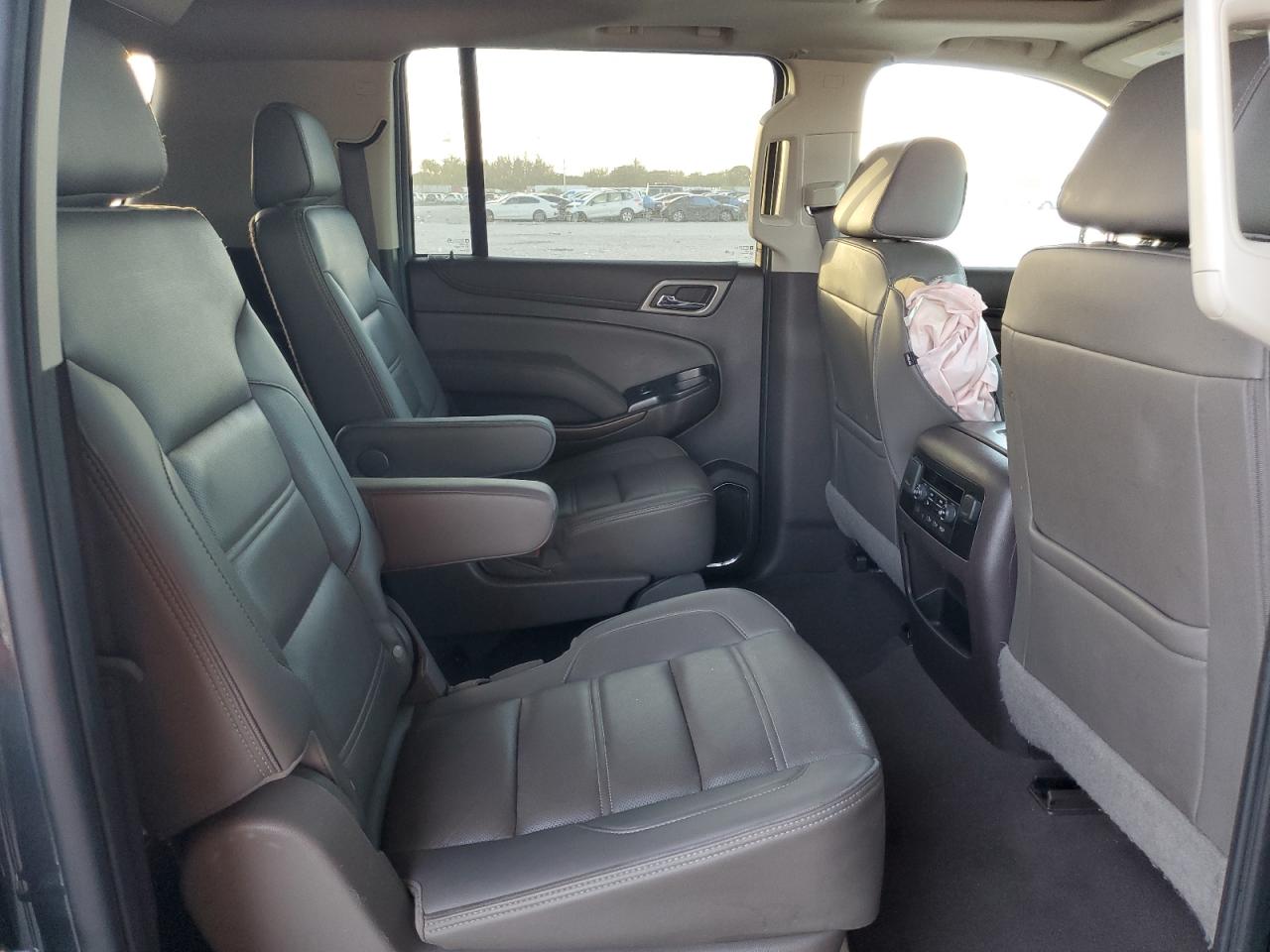 2019 GMC Yukon - Image 11