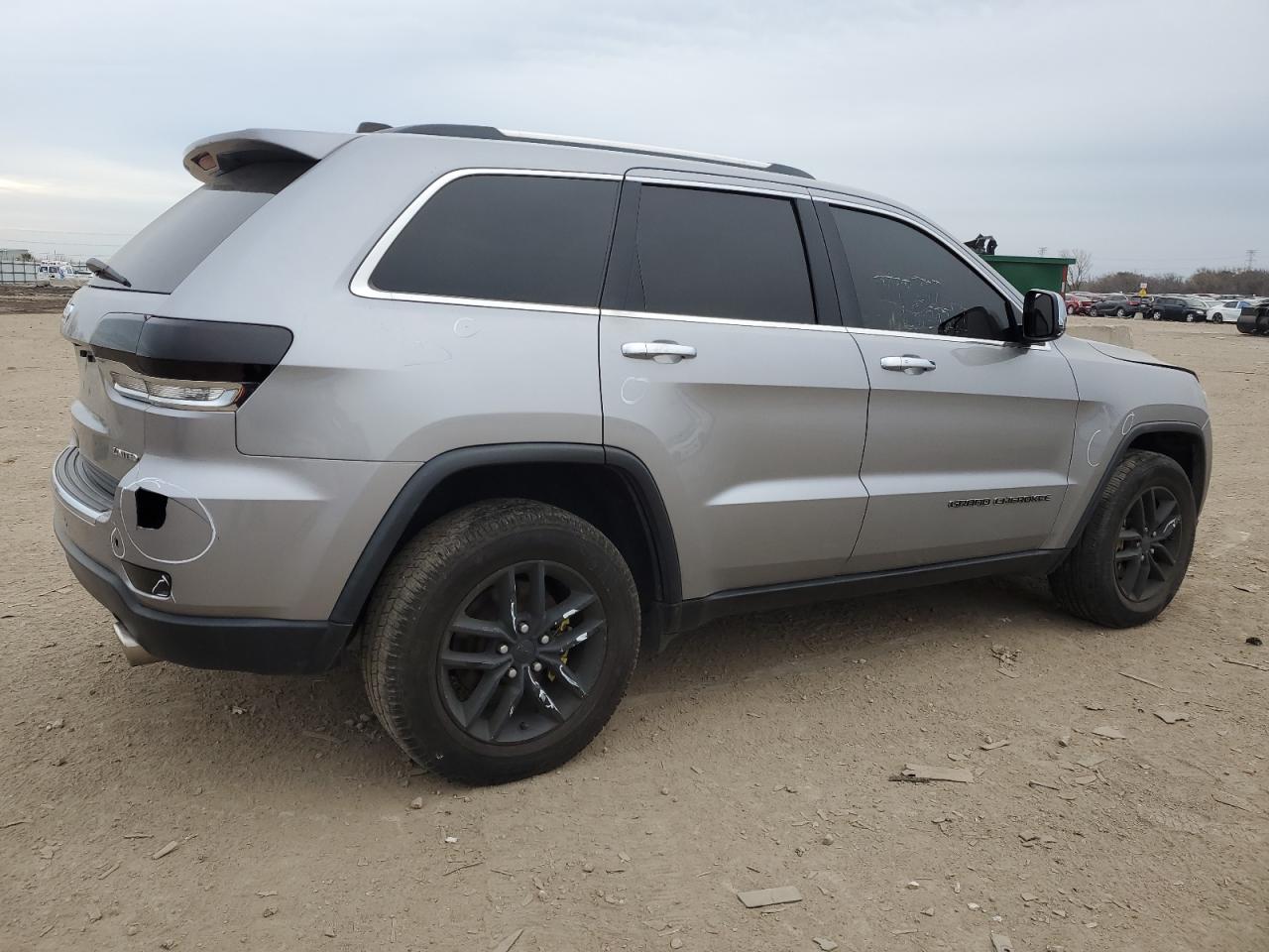 2017 Jeep Grand Cherokee - Image 3