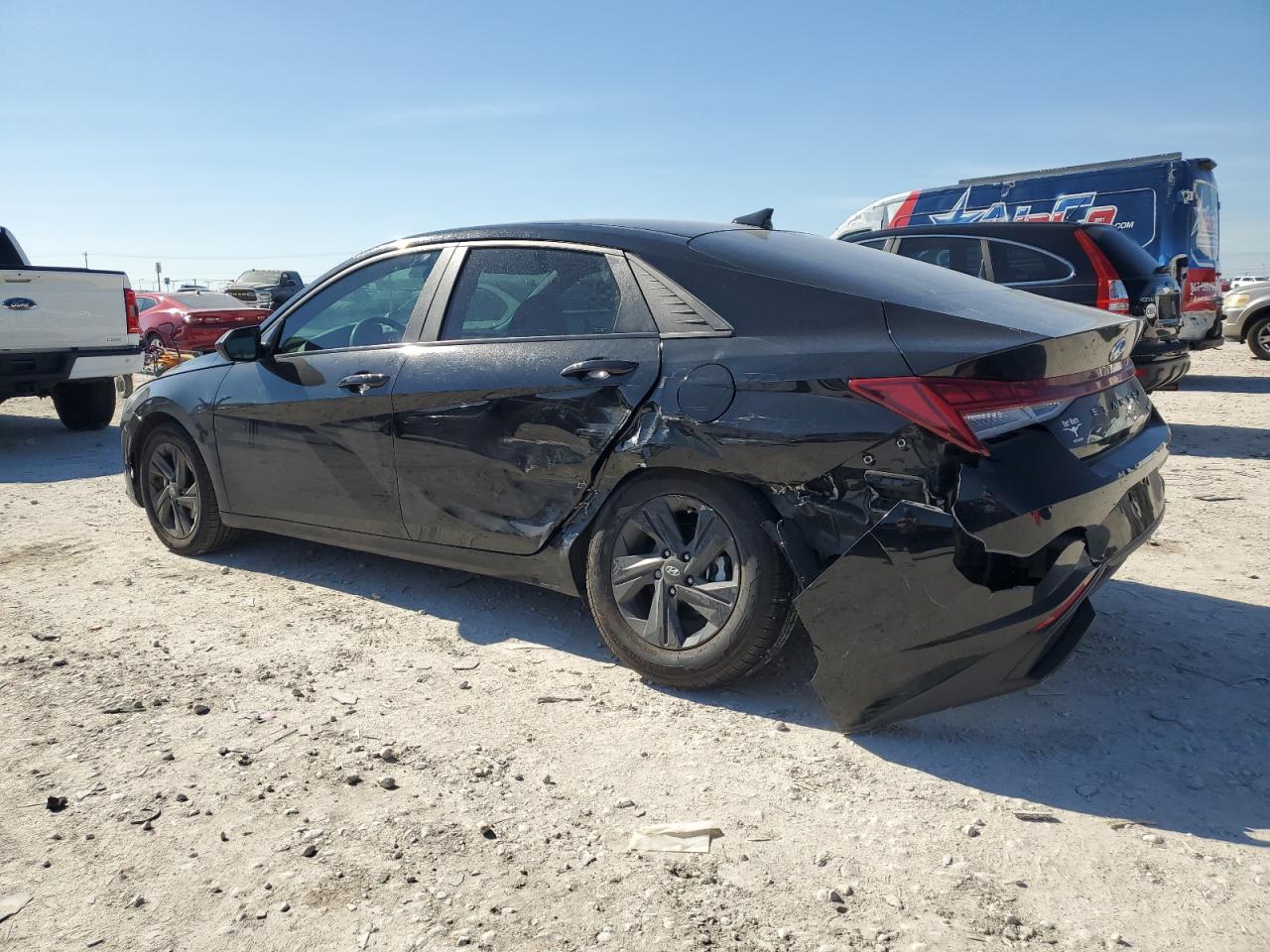 2022 Hyundai Elantra - Image 2