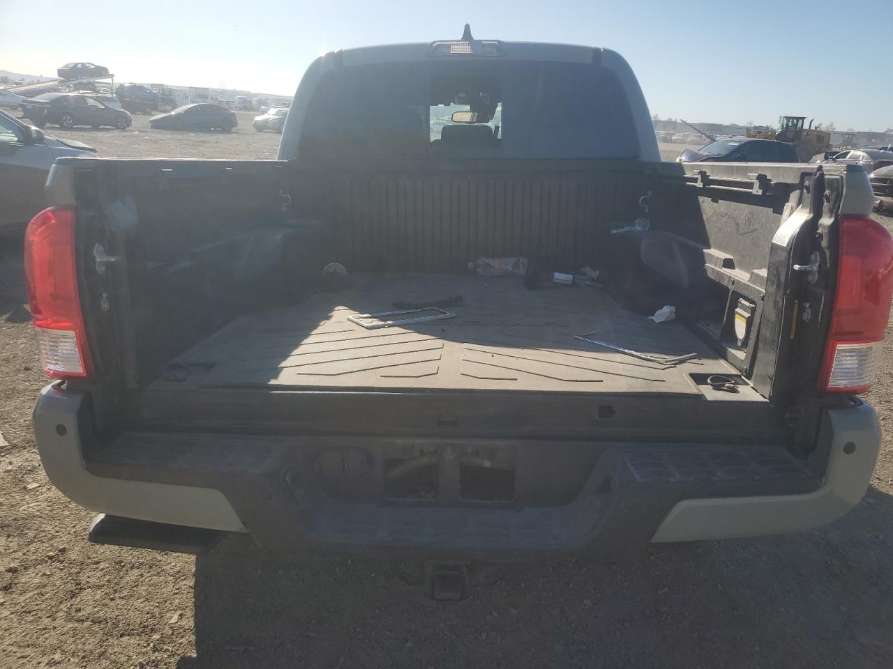 2022 Toyota Tacoma - Image 6
