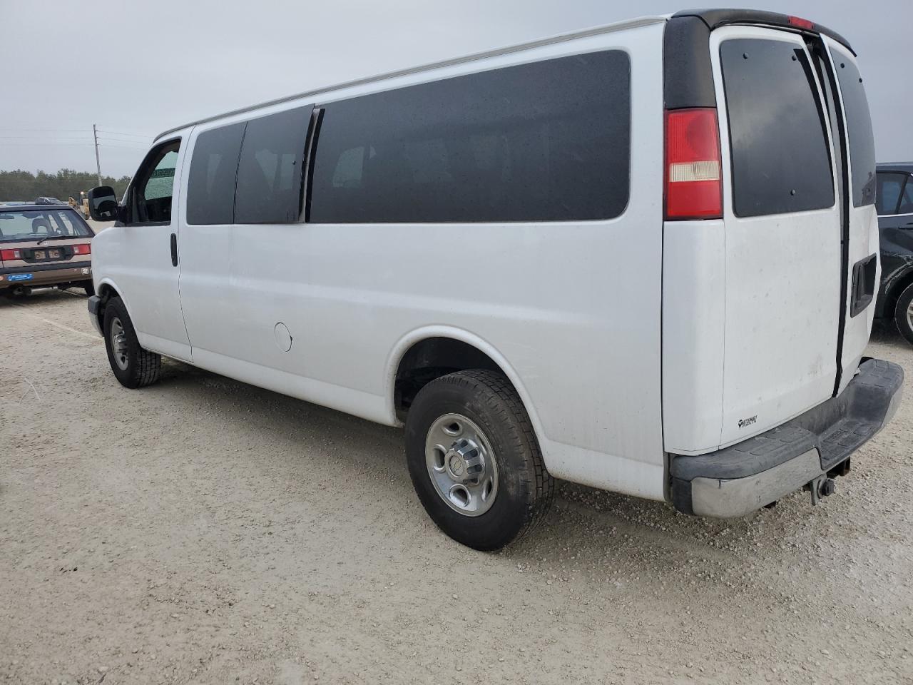 2010 Chevrolet Express - Image 2