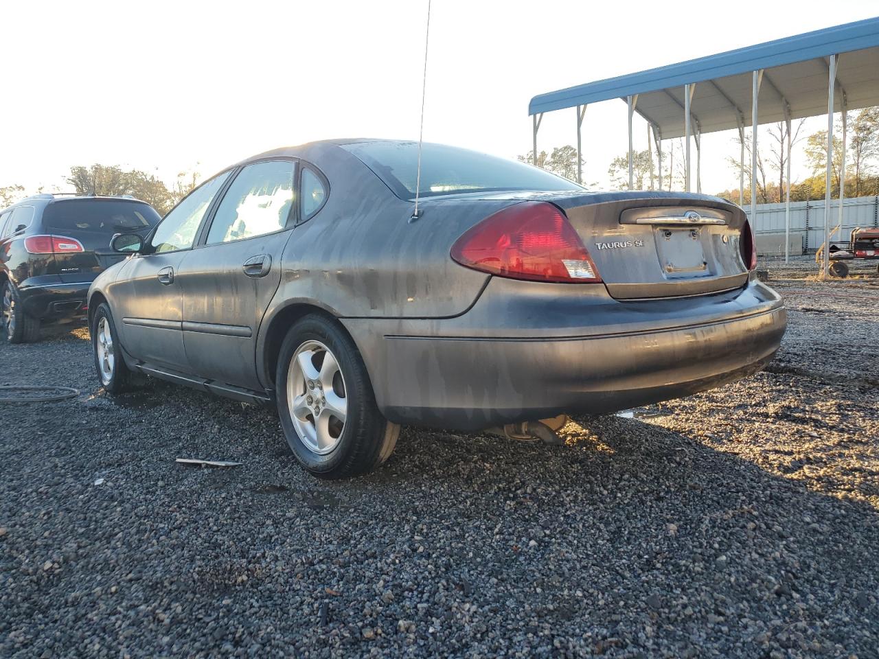 2003 Ford Taurus - Image 2