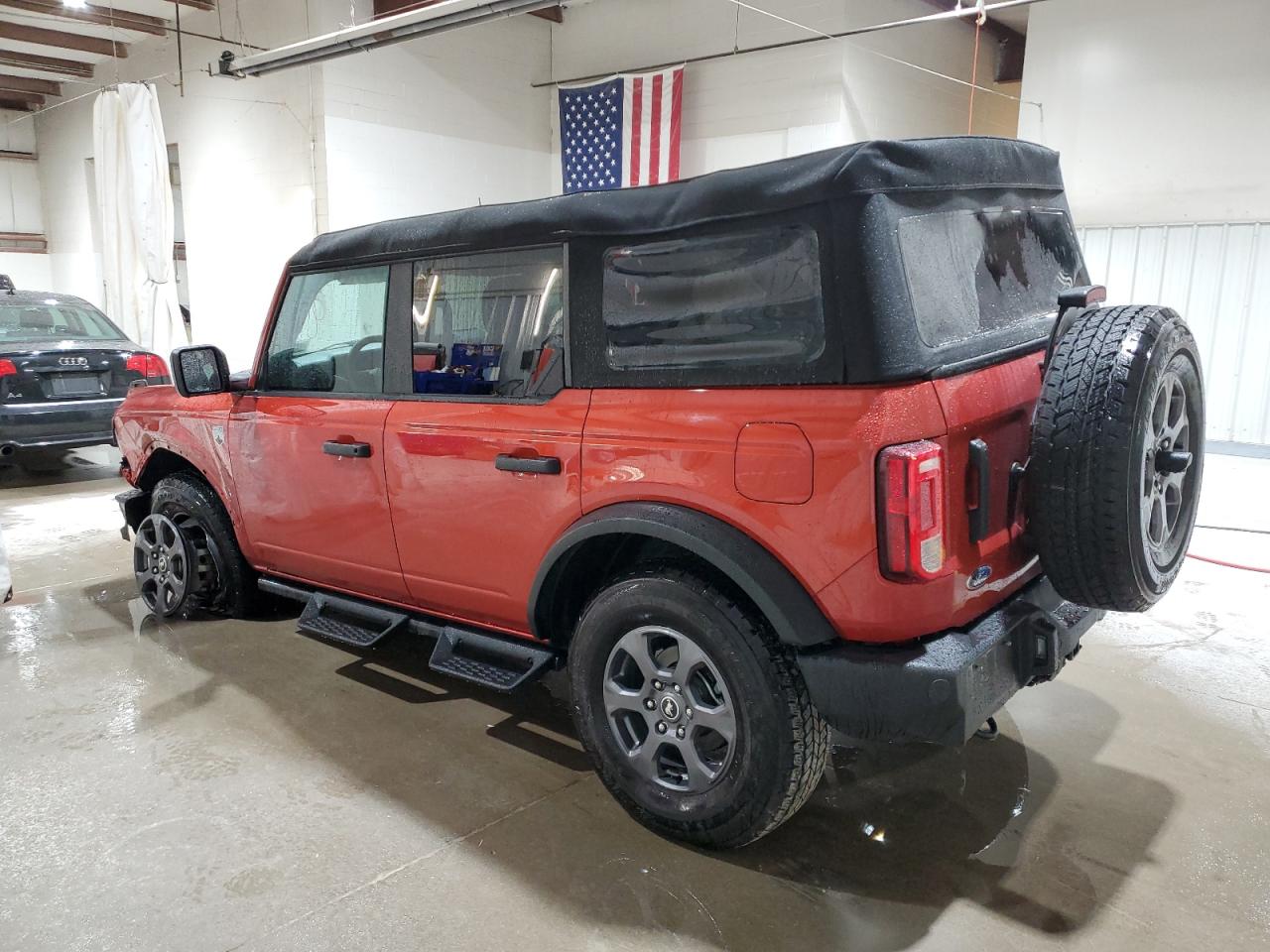 2023 Ford Bronco - Image 2