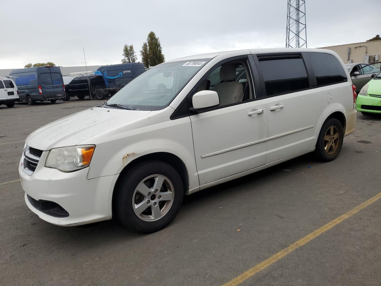 2012 Dodge Grand Caravan Sxt na sprzedaż w Hayward, CA - Minor Dent/Scratches