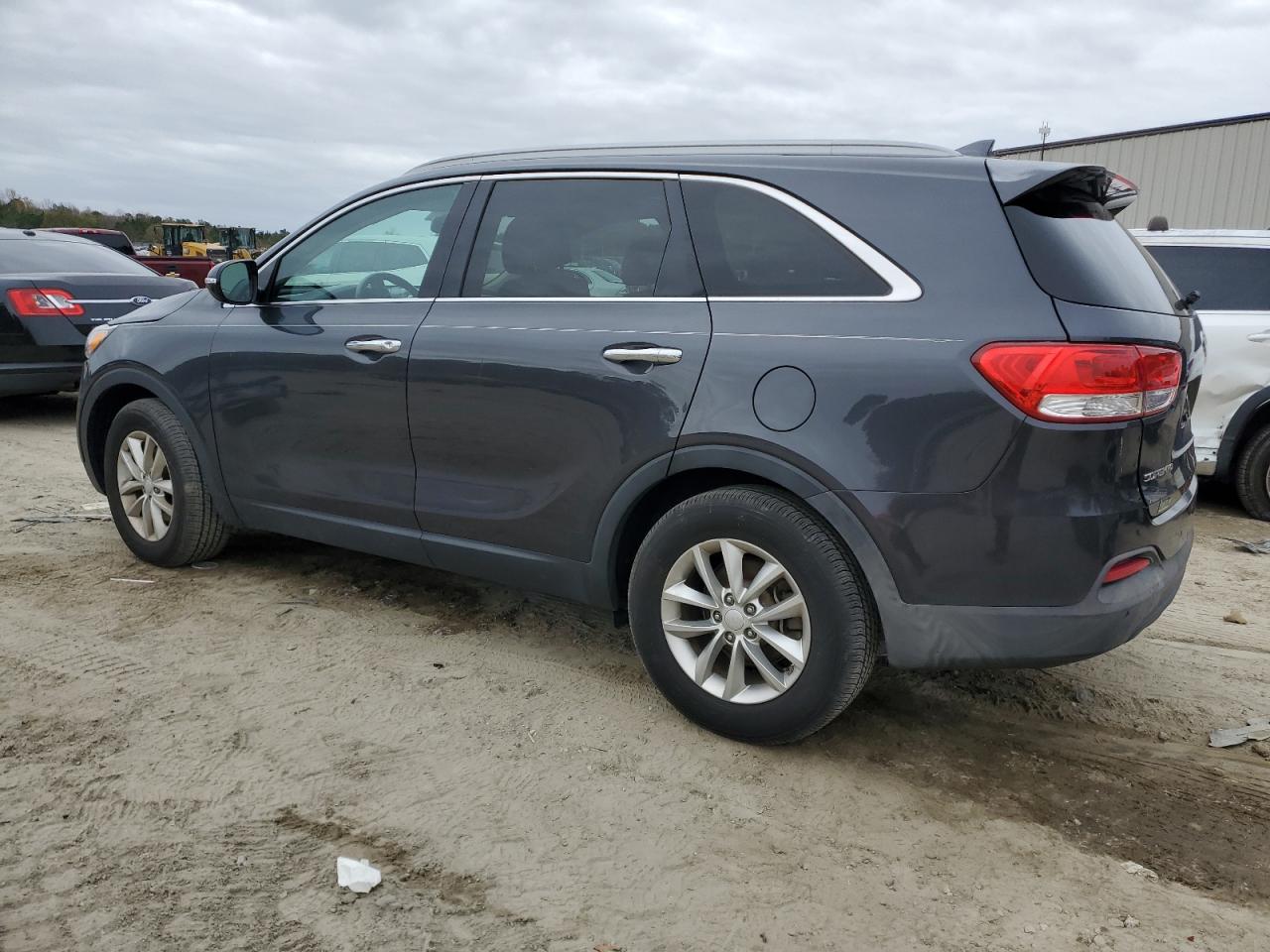 2017 Kia Sorento - Image 2