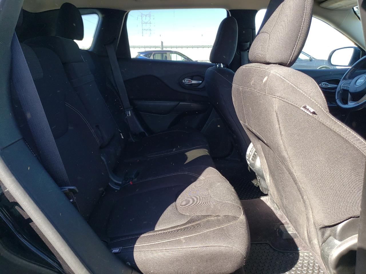 2016 Jeep Grand Cherokee - Image 11
