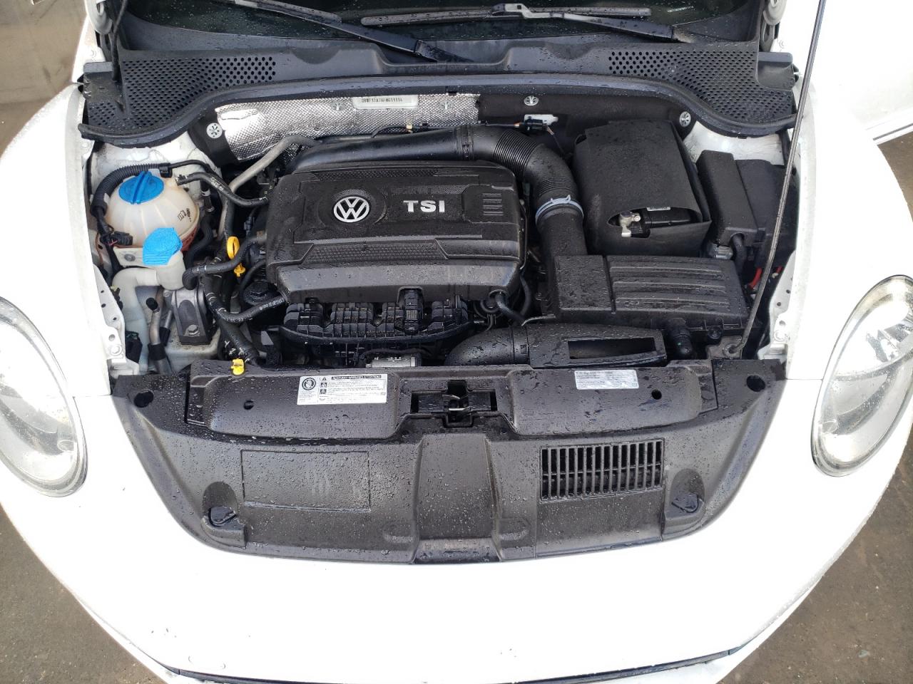 2015 Volkswagen Beetle - Image 11