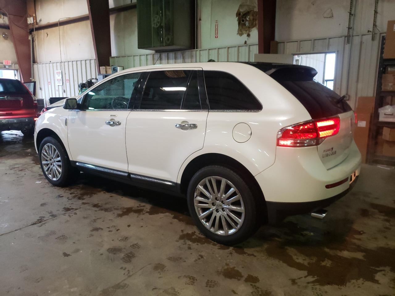 2013 Lincoln MKX - Image 2