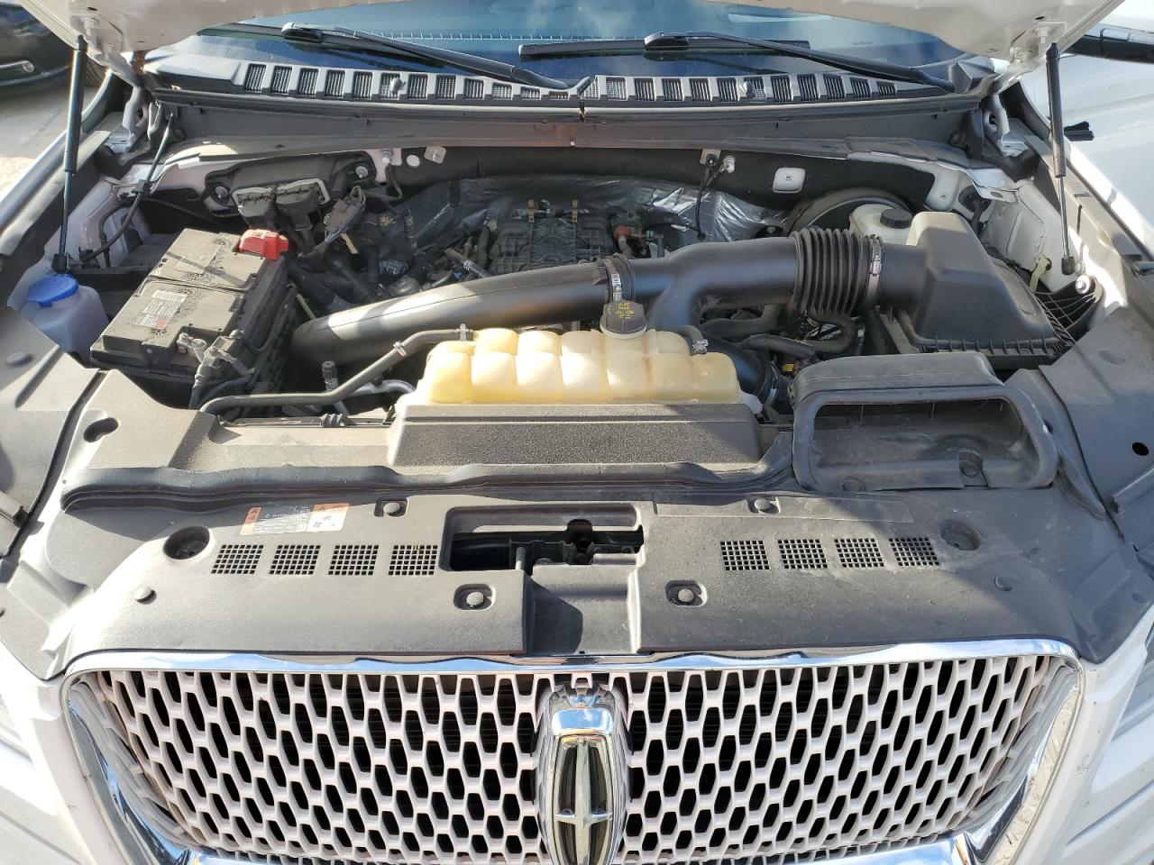 2021 Lincoln Navigator - Image 12