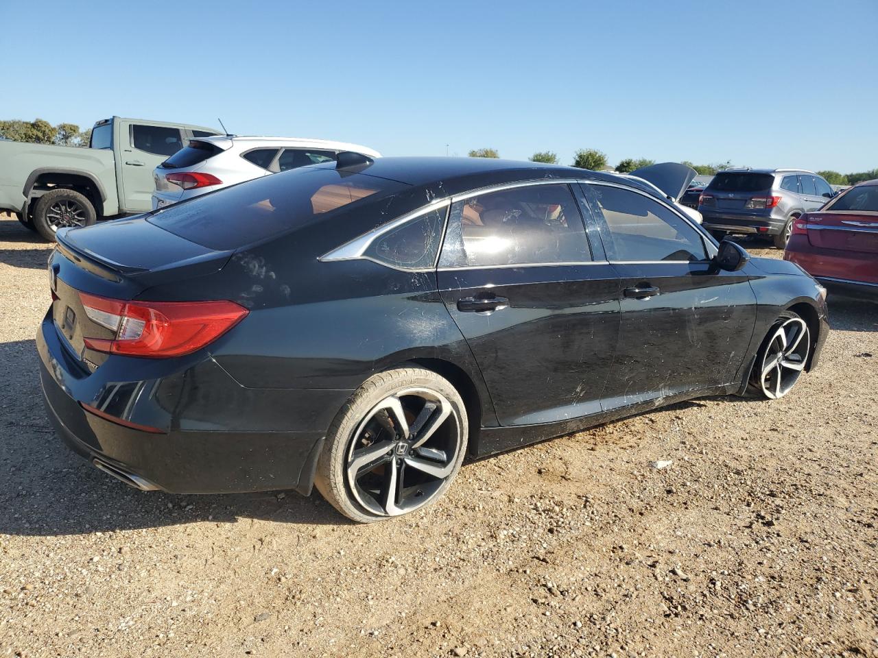 VIN 1HGCV1F30JA130525 2018 HONDA ACCORD no.3