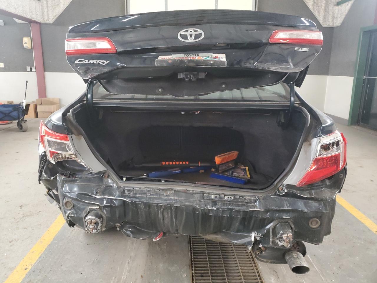 2014 Toyota Camry - Image 6