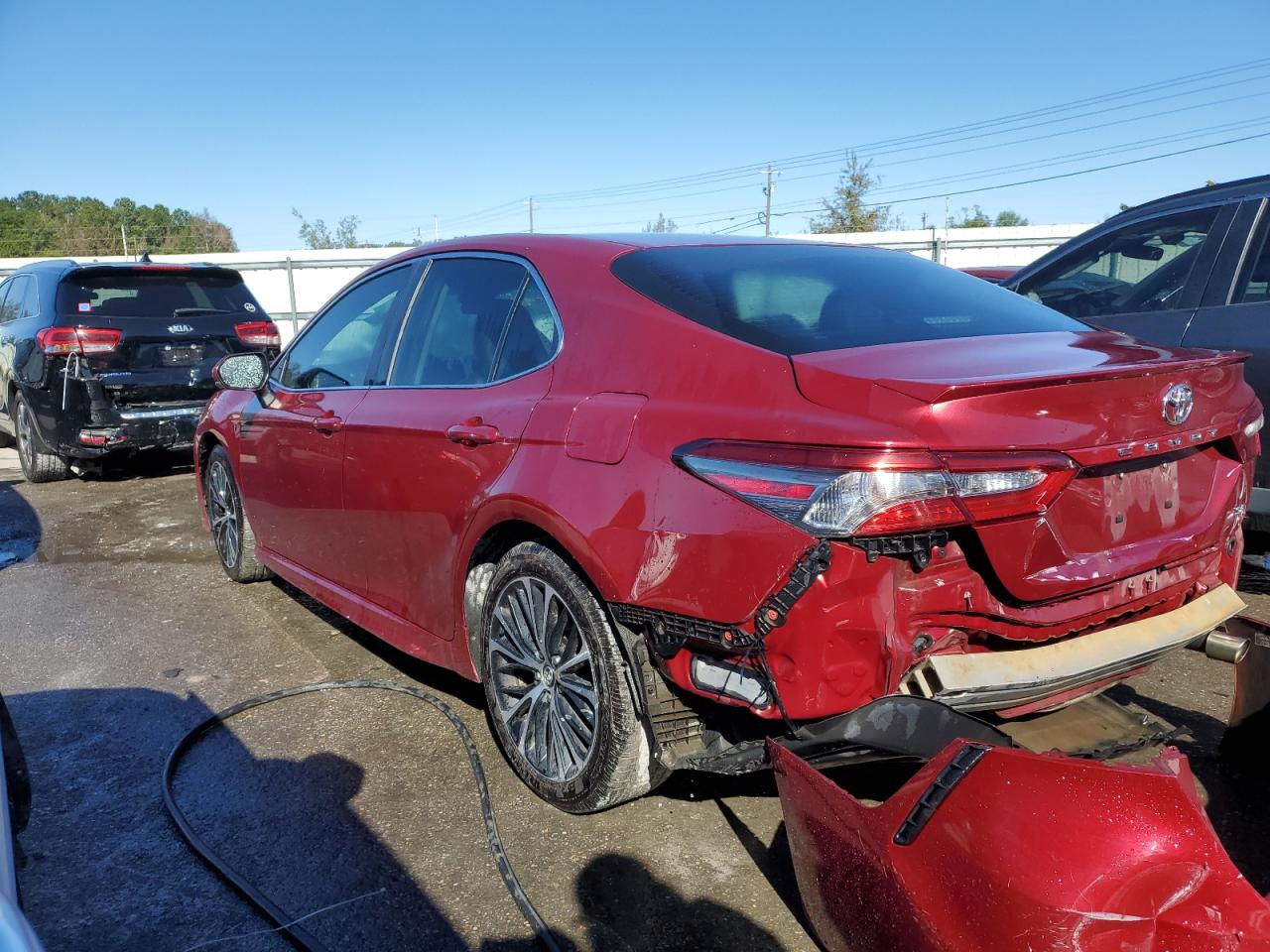 2018 Toyota Camry L VIN: 4T1B11HK0JU670414 Lot: 79957564