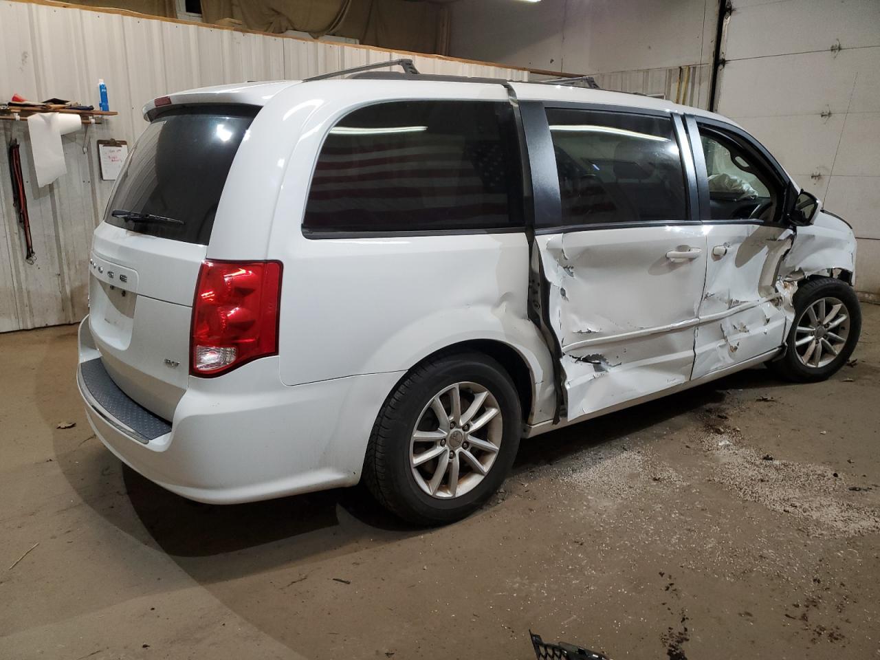 VIN 2C4RDGCG7GR203772 2016 DODGE CARAVAN no.3