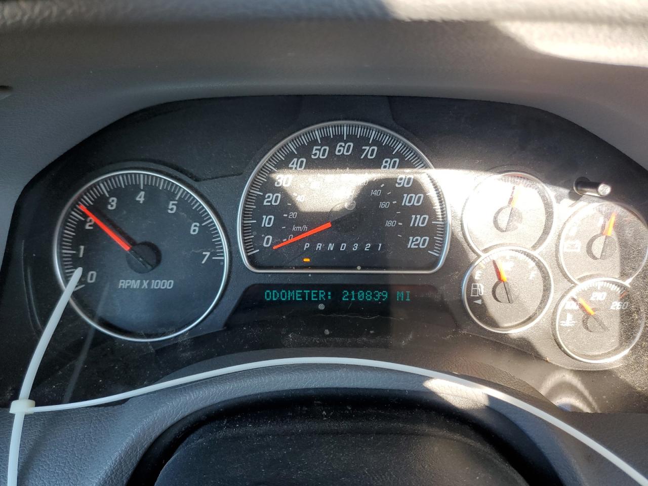 2006 GMC Envoy - Image 9