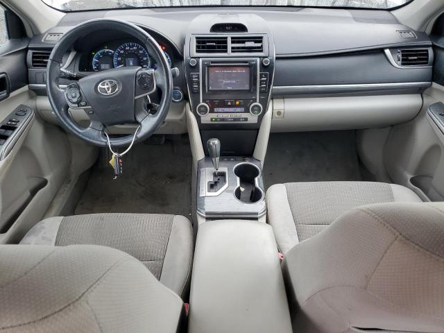 Седани TOYOTA CAMRY 2014 Сріблястий